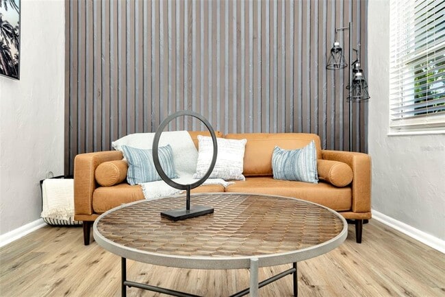 Building Photo - 2121 Dr M.L.K. Jr St N