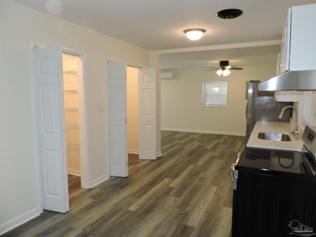 Building Photo - 3485 Rothschild Dr