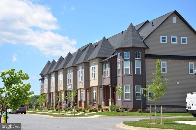 Building Photo - 619 Blandwood Rd