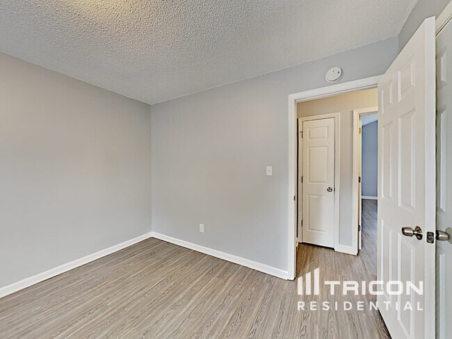 Building Photo - 3539 Oak Leaf Ct
