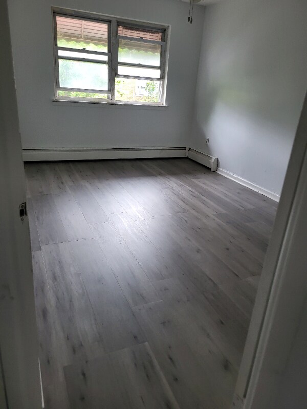 Building Photo - 726 Soundview Ave