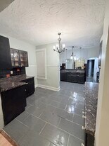 Building Photo - 428 S 57th St