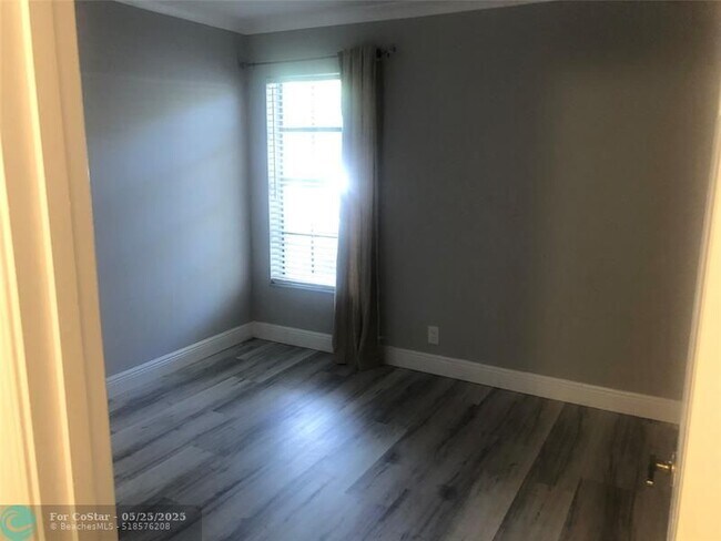 Building Photo - 2950 Olivewood Terrace