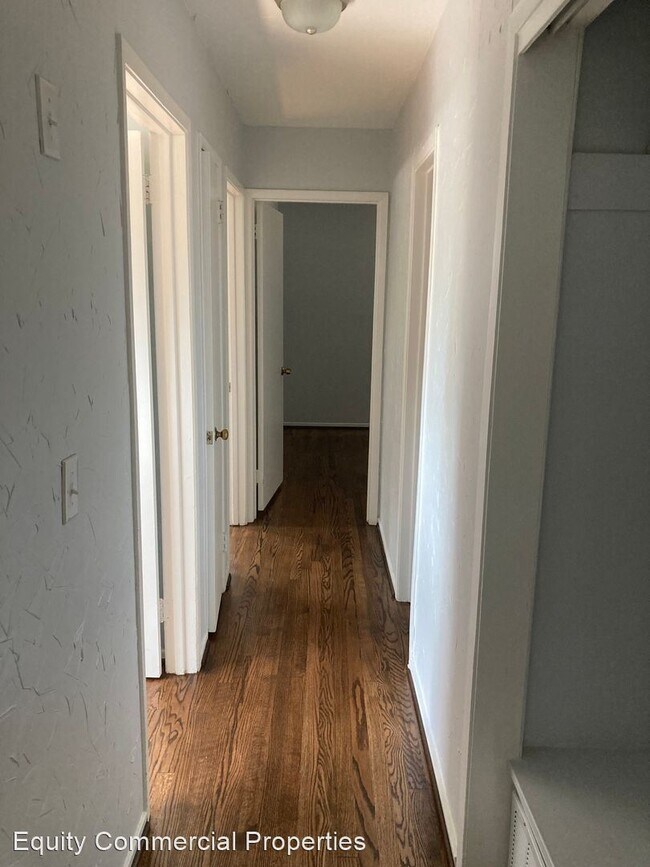 Building Photo - 4 br, 2 bath House - 800 N. Elam