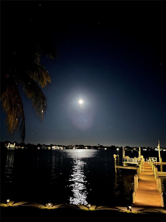 Building Photo - 19022 Loxahatchee River Rd