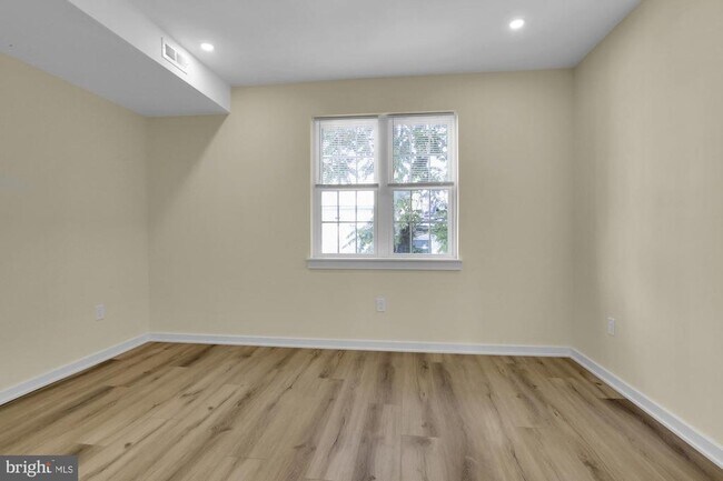 Building Photo - 2670 Braddock St