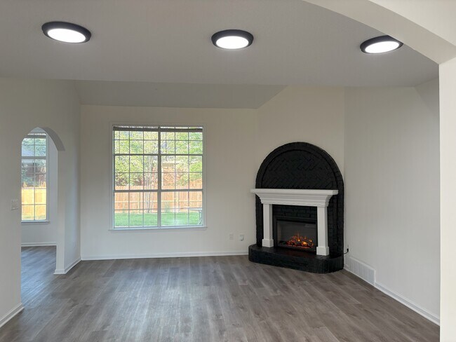 Building Photo - 1232 Sugar Ln