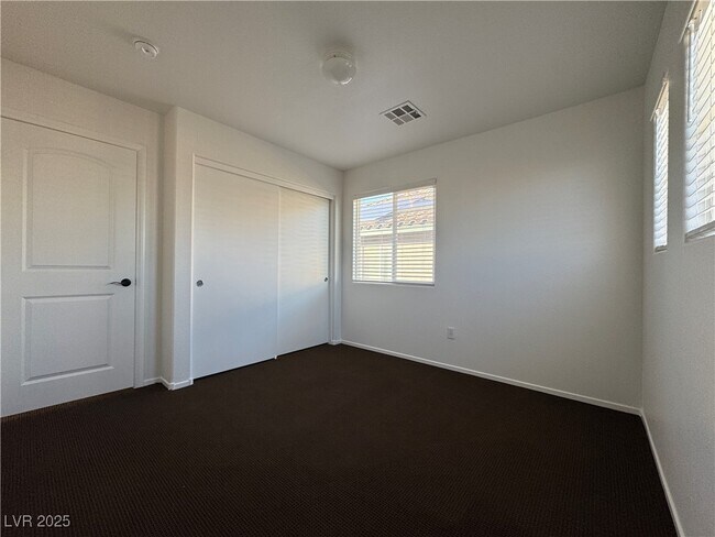 Building Photo - 9501 Ironsend St