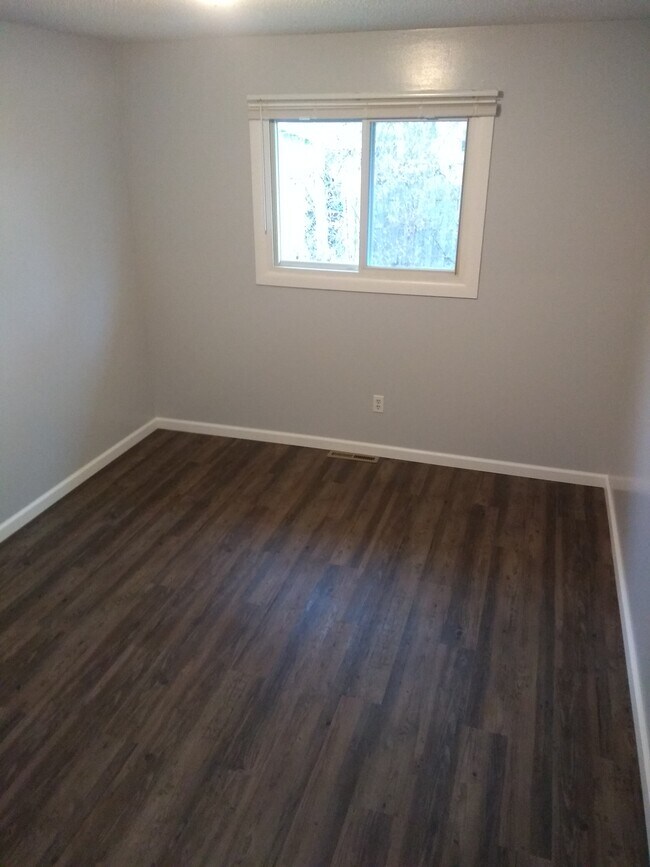 Bedroom - 4413 E Patrick Rd