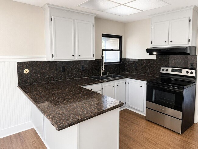 Building Photo - 4556 Beechnut Way