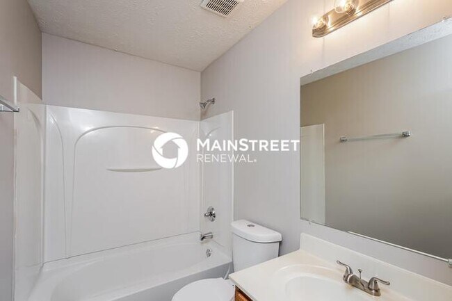 Building Photo - 3 Bedroom Pet-Friendly Home in Louisville,...