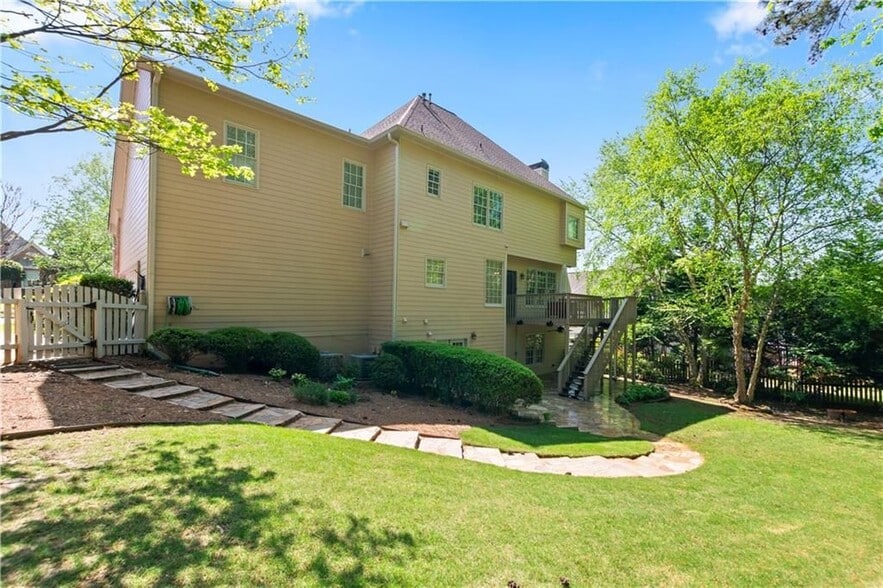 Building Photo - 7205 Fawn Lake Dr