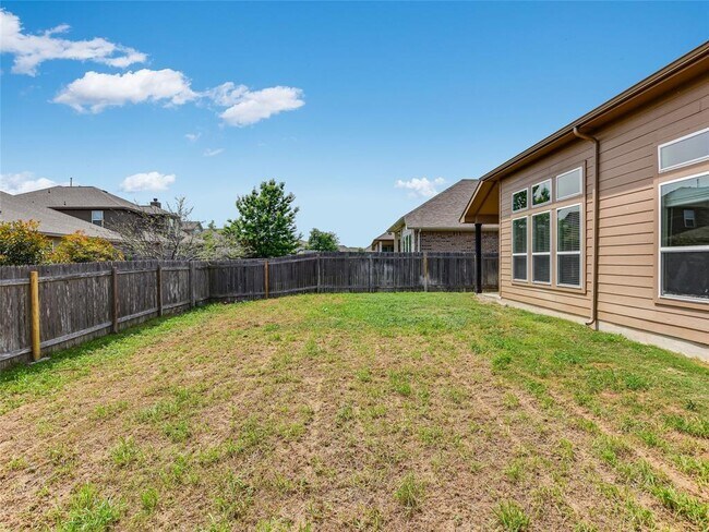 Building Photo - 105 Salt Fork Dr