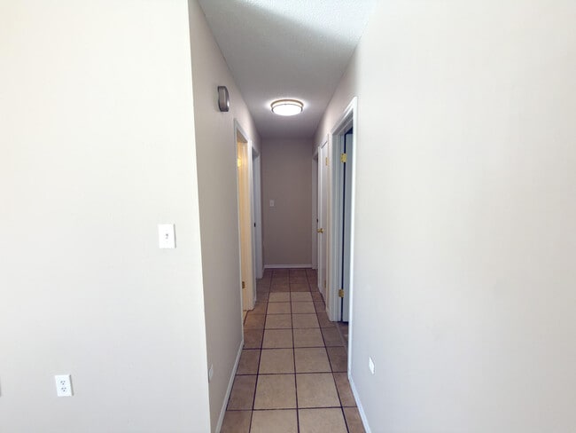 Building Photo - 2109 Bellmeade Cir