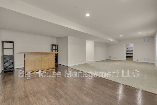 Building Photo - 3713 Chancelsors Dr