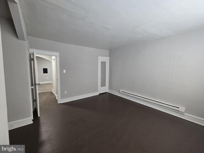 Building Photo - 5206 Euclid St