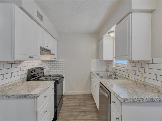 Building Photo - 5053 Ridglea Ln