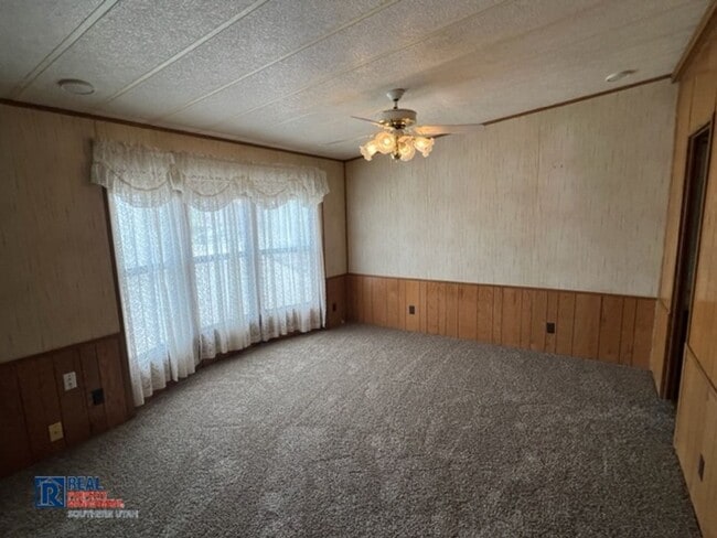 Building Photo - Toquerville home on large lot
