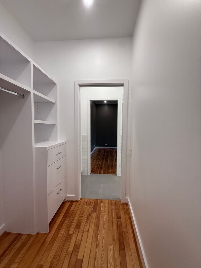 Building Photo - 1412 Sul Ross St