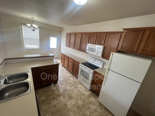 Building Photo - 3320 Barbera St