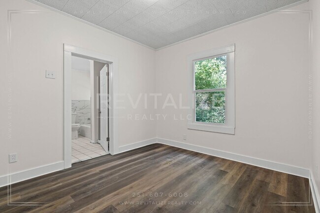 Building Photo - Charming 3 Bed 2 Bath Bungalow in Mobile