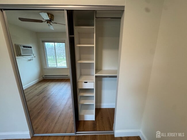 Building Photo - 11 Pine Cluster Cir