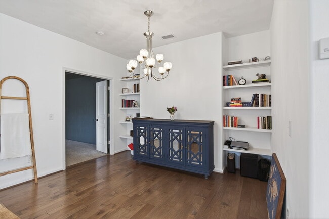 Building Photo - 207 Hearthstone Rch