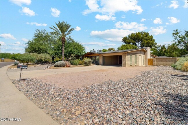 Building Photo - 5838 E Cochise Rd