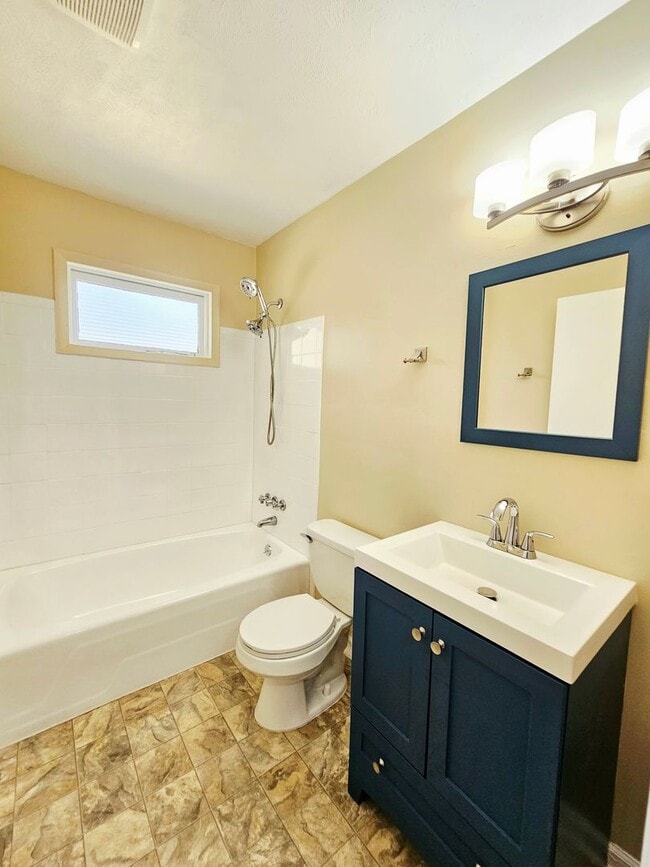 Building Photo - Updated Features