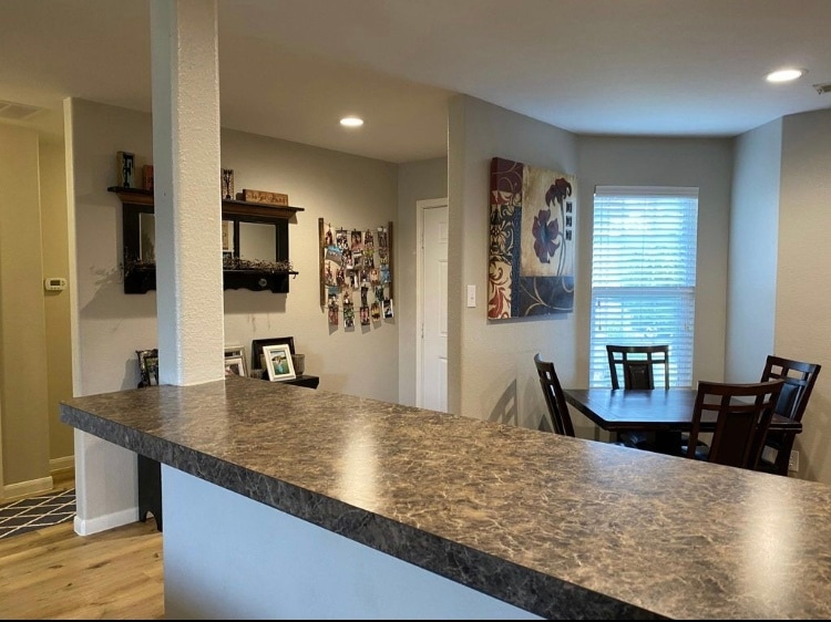 Building Photo - 118 Feverbush Dr