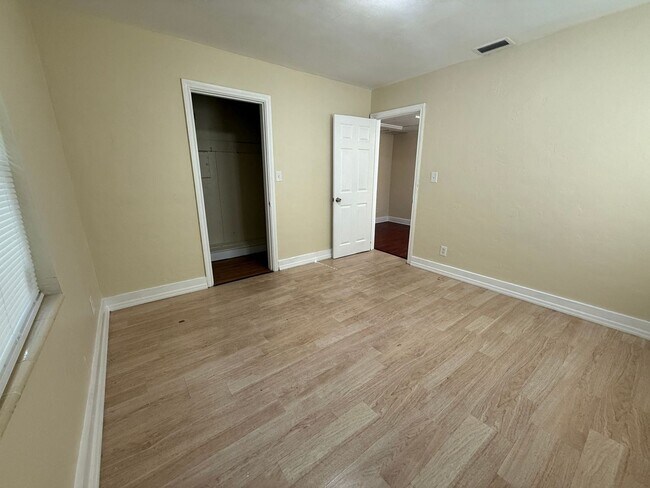 Building Photo - home for rent in South St. Pete