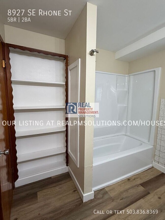 Building Photo - 8927 SE Rhone St