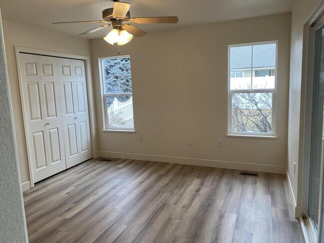 Building Photo - 1032 Canal Dr