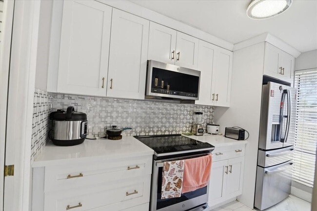 Building Photo - 4260 NW 114th Terrace