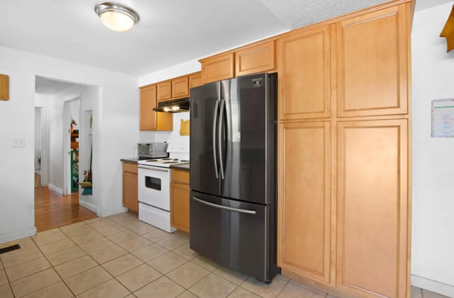 Building Photo - 990 Janes Rd