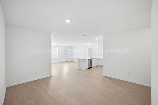 Building Photo - 25585 Rose Creek Dr