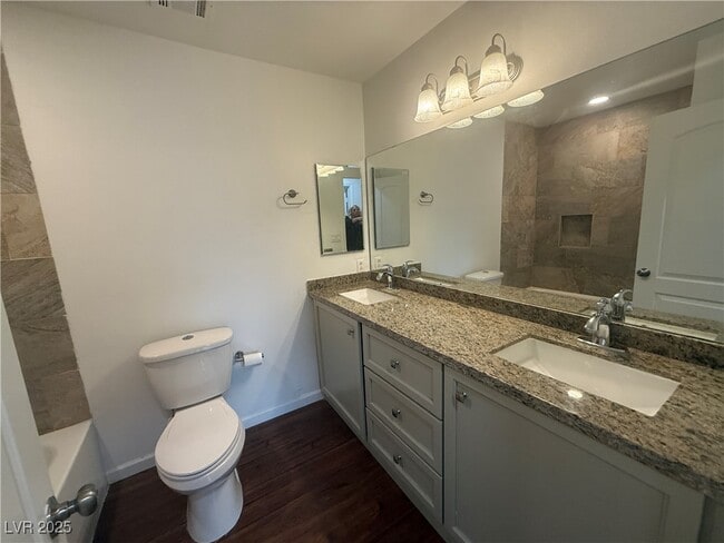 Building Photo - 1502 Christina Dr