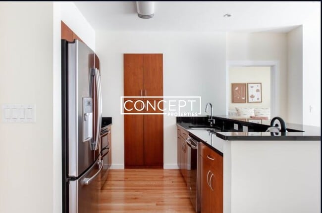 Building Photo - 9 Miner St