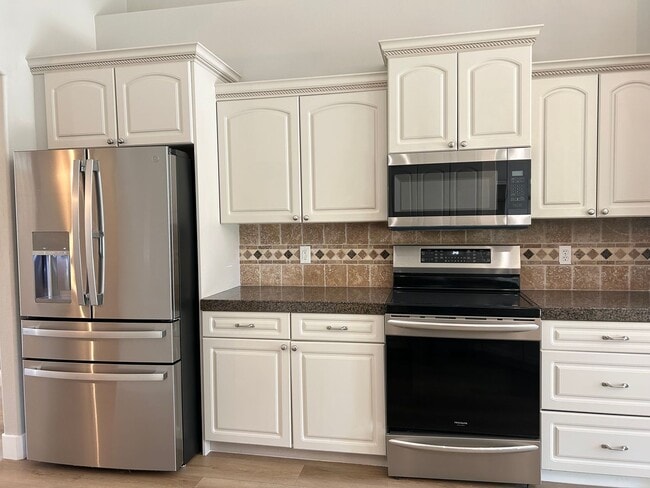 Building Photo - Lochsa Falls 5 Bedroom Home with Private B...