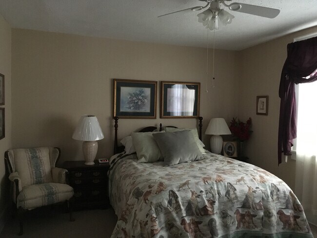 Building Photo - 4104 N College Ave