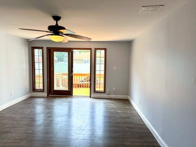Building Photo - 106 Villa Ave