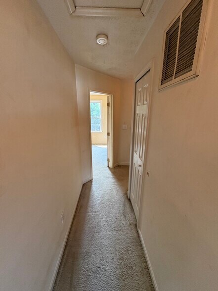 Building Photo - 10610 Boxmeer Ct