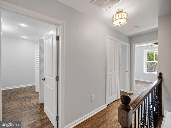 Building Photo - 4107 4th St NW