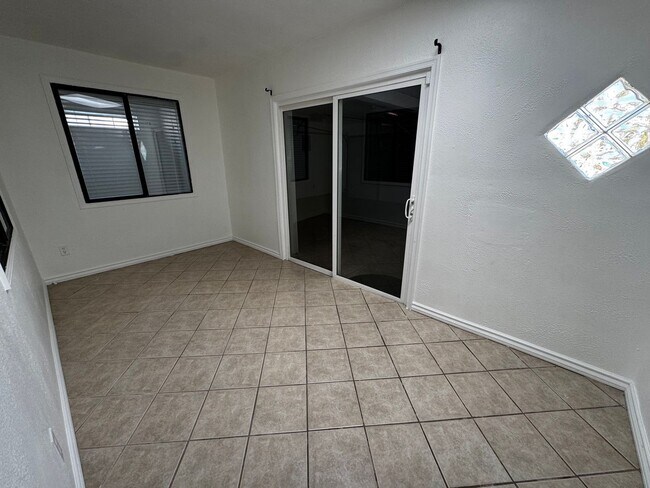 Building Photo - Rio Rancho 3 bedroom 2 bath home.