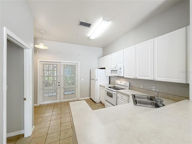 Building Photo - 145 Reserve Cir