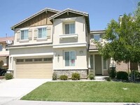 Building Photo - Gorgeously Spacious 5 bedroom Home for Ren...