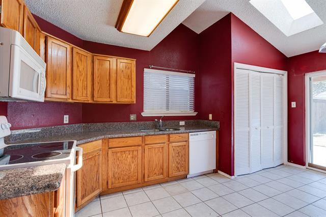 Building Photo - 1220 Settlers Way