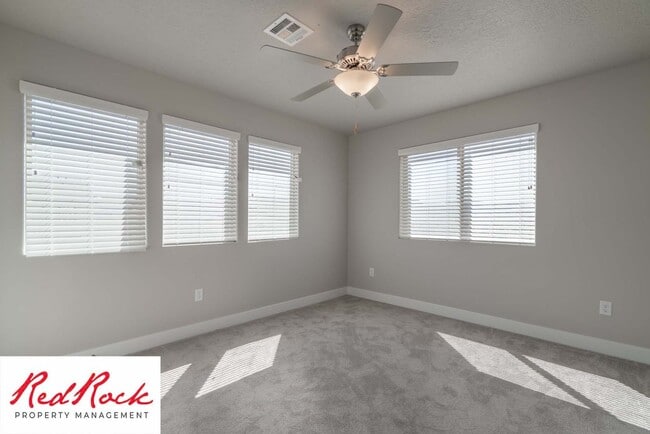 Building Photo - 3 Bedroom Hurricane Townhome With Scenic Views