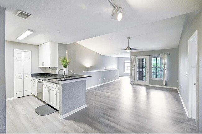 Building Photo - 7417 Vista Way