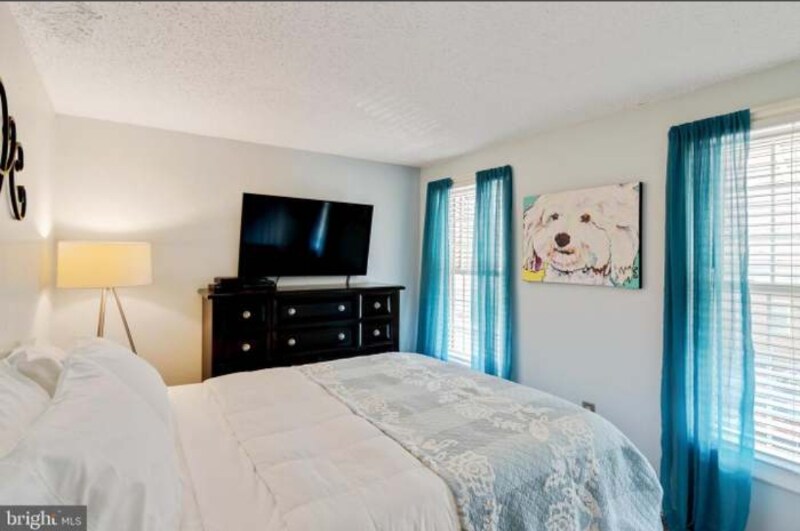 Building Photo - 1812 N Spring St